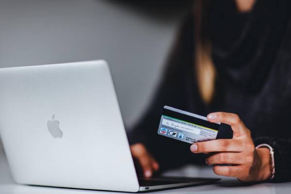 Fraudes bancaires par voix