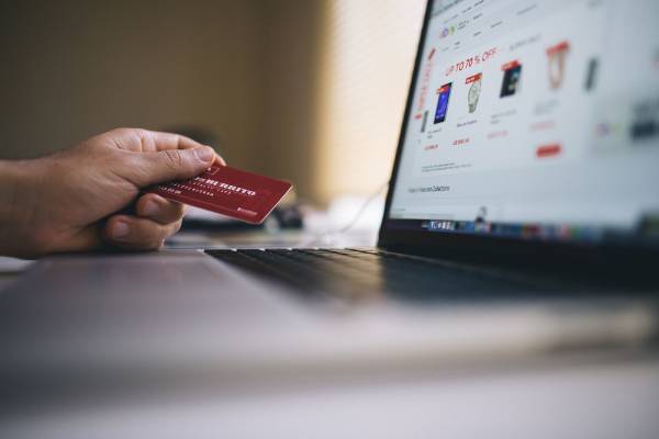 Fraudes bancaires par voix